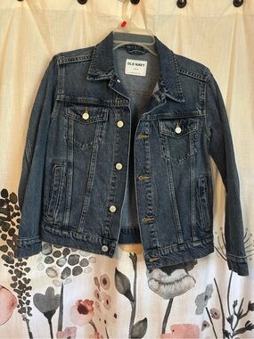 Old navy boys 10/12. Medium Blue Denim Jacket with Button Front